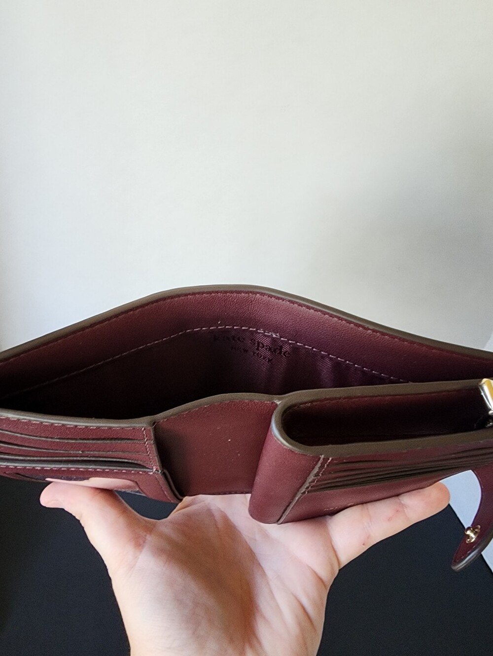 ✨️NWT✨️ Kate Spade Flower Spade Compact L-Zip Wallet, 2024, $199 MSRP - Picture 6 of 7